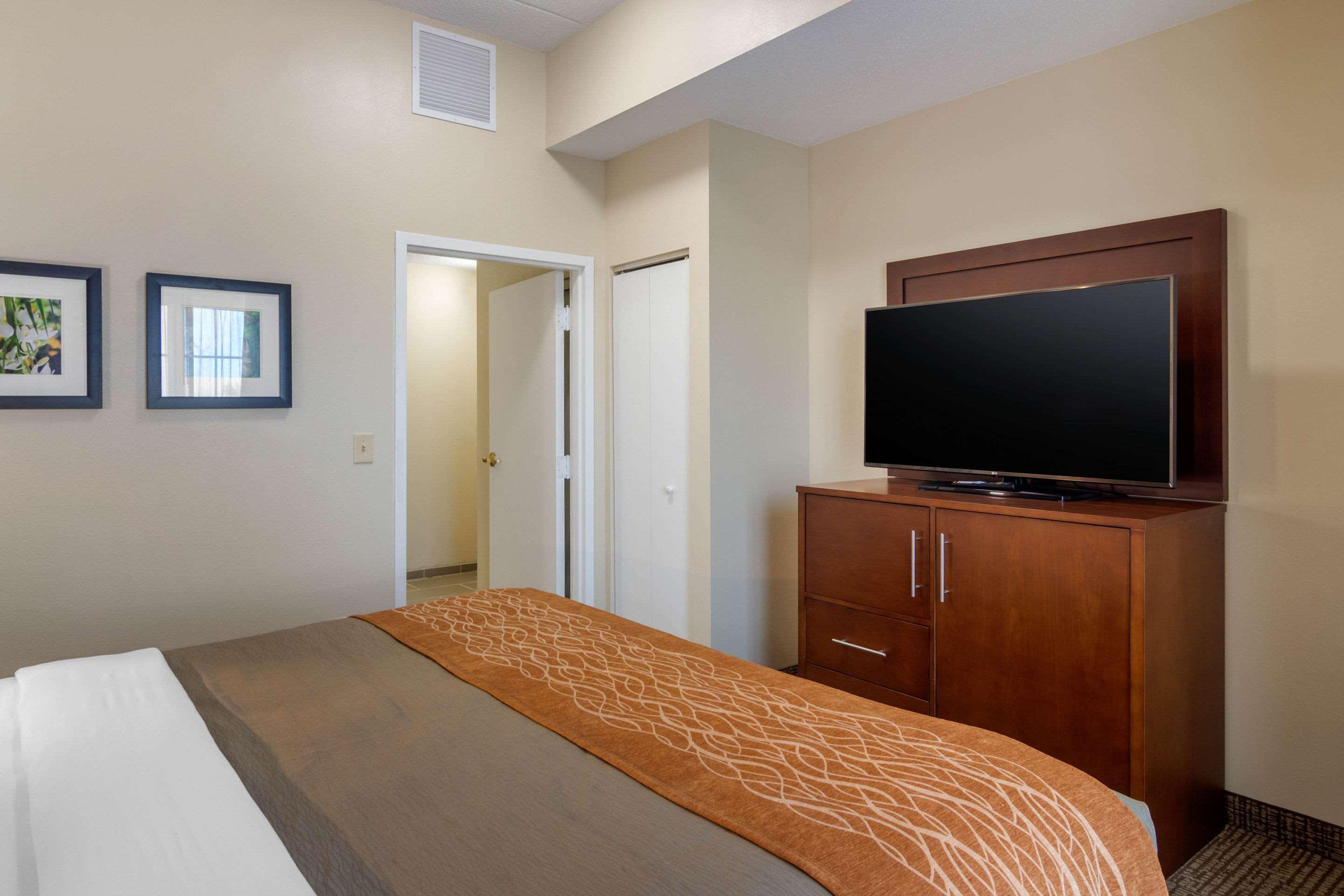Comfort Inn & Suites Кордел Екстериор снимка