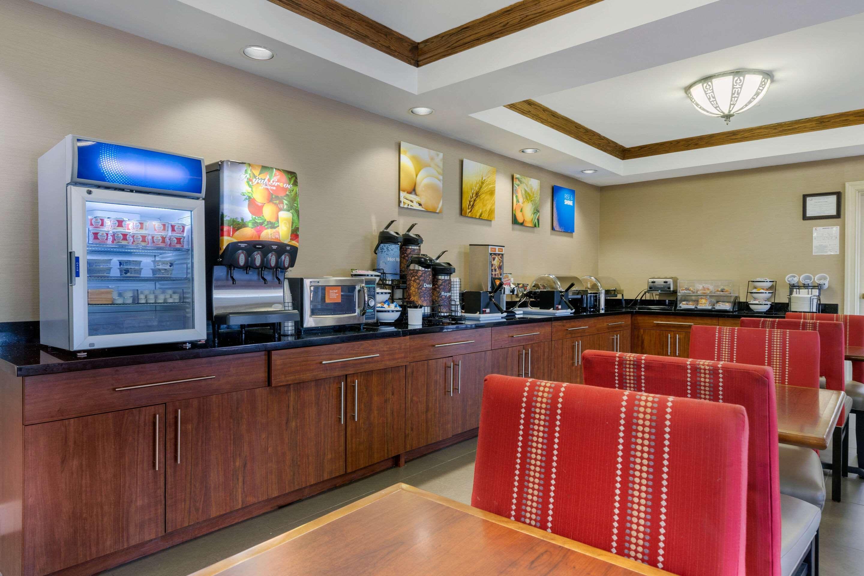 Comfort Inn & Suites Кордел Екстериор снимка