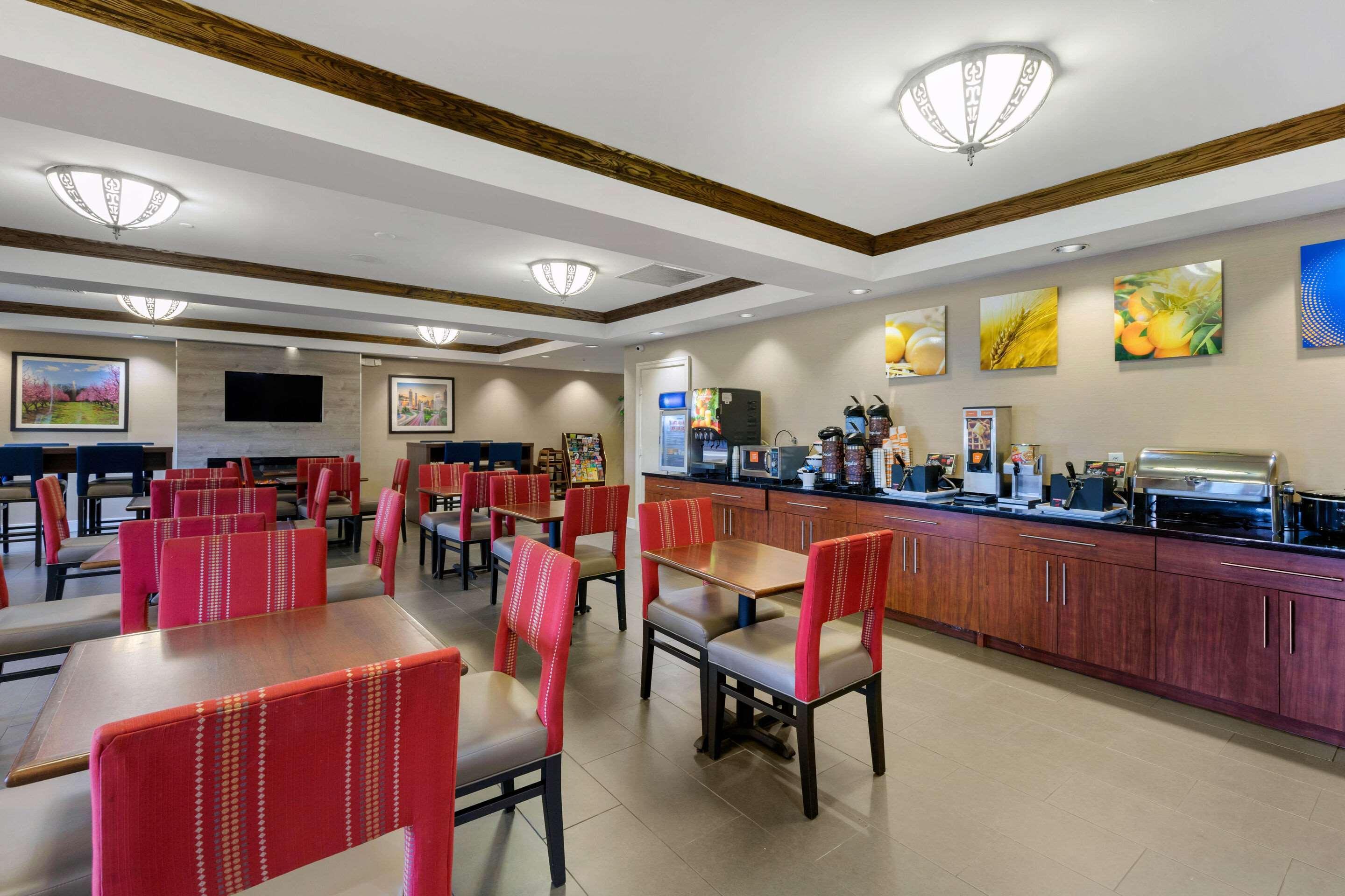 Comfort Inn & Suites Кордел Екстериор снимка
