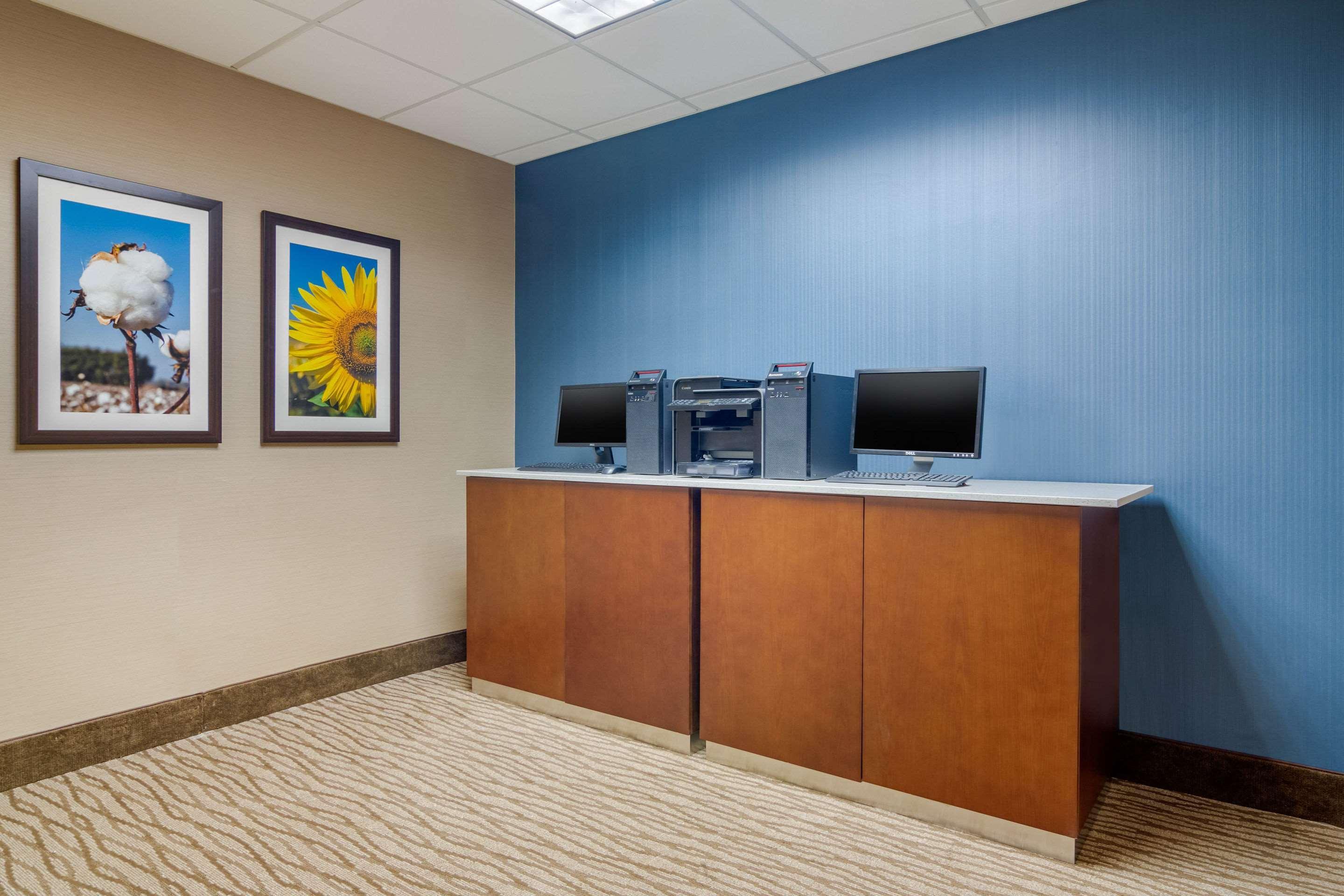 Comfort Inn & Suites Кордел Екстериор снимка