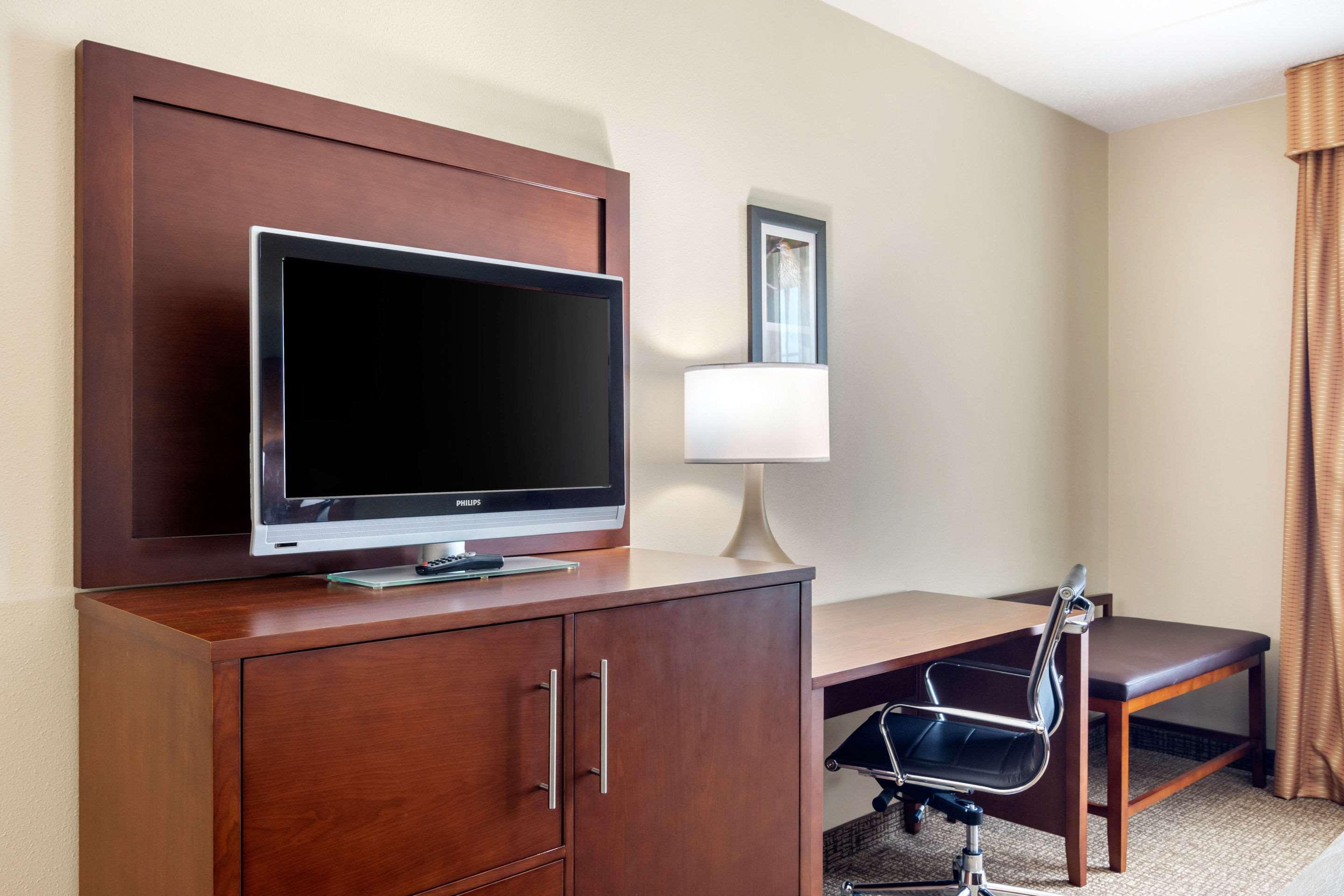 Comfort Inn & Suites Кордел Екстериор снимка