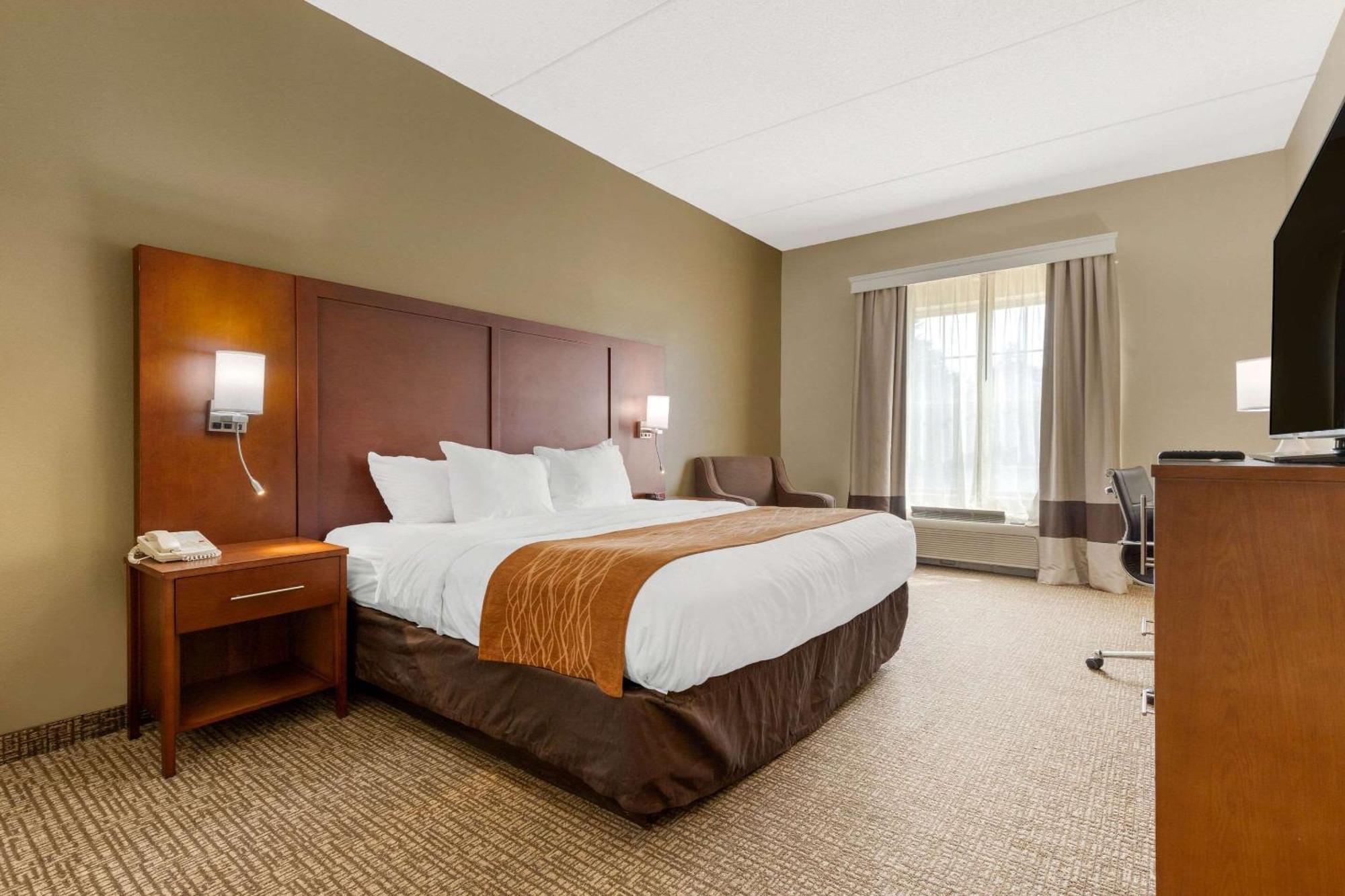 Comfort Inn & Suites Кордел Стая снимка