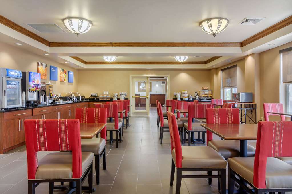Comfort Inn & Suites Кордел Ресторант снимка